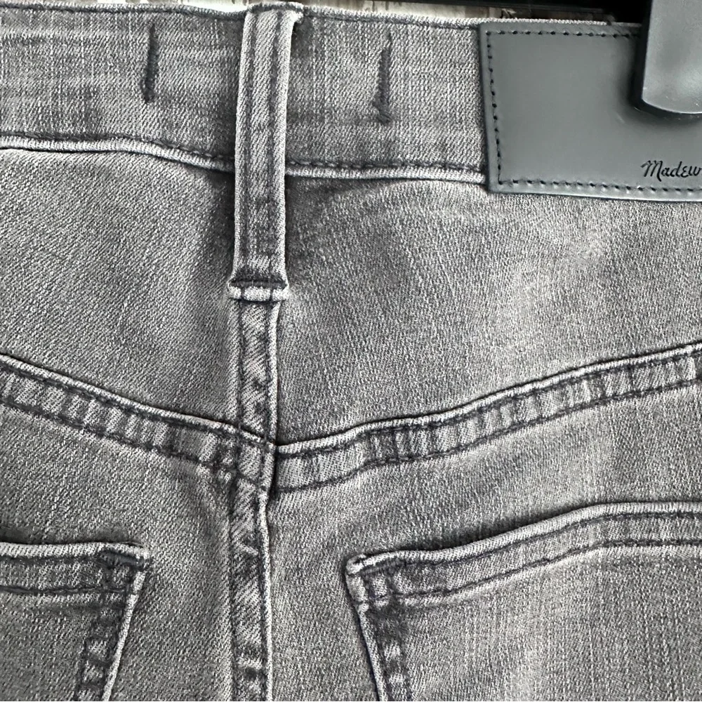 Madewell Curvy High-Rise Skinny Jeans | Dark Gray Faded Black | Size 24